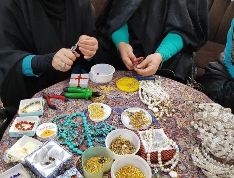 تاثیر توسعه مشاغل خانگی در کاهش نرخ بیکاری زنان